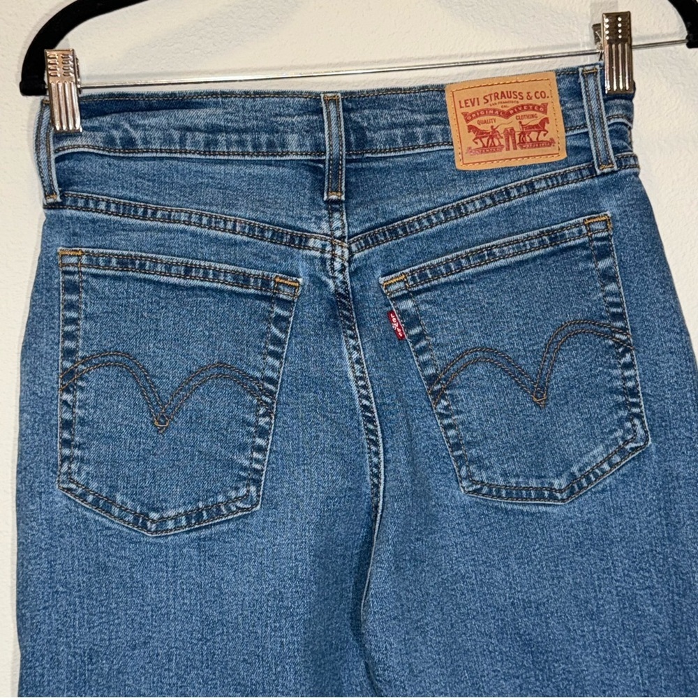 Levi’s Wedgie Straight Jeans Size 28 button fly medium wash women’s classic - Picture 6 of 15